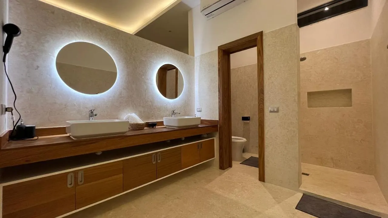 Private Pool Villa With Detached Suite 拉斯特拉纳斯