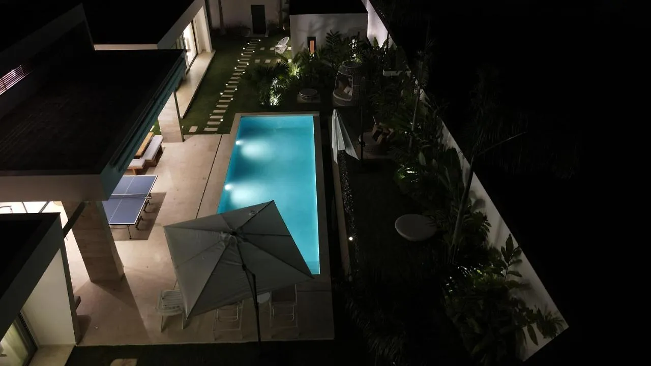 Private Pool Villa With Detached Suite 拉斯特拉纳斯
